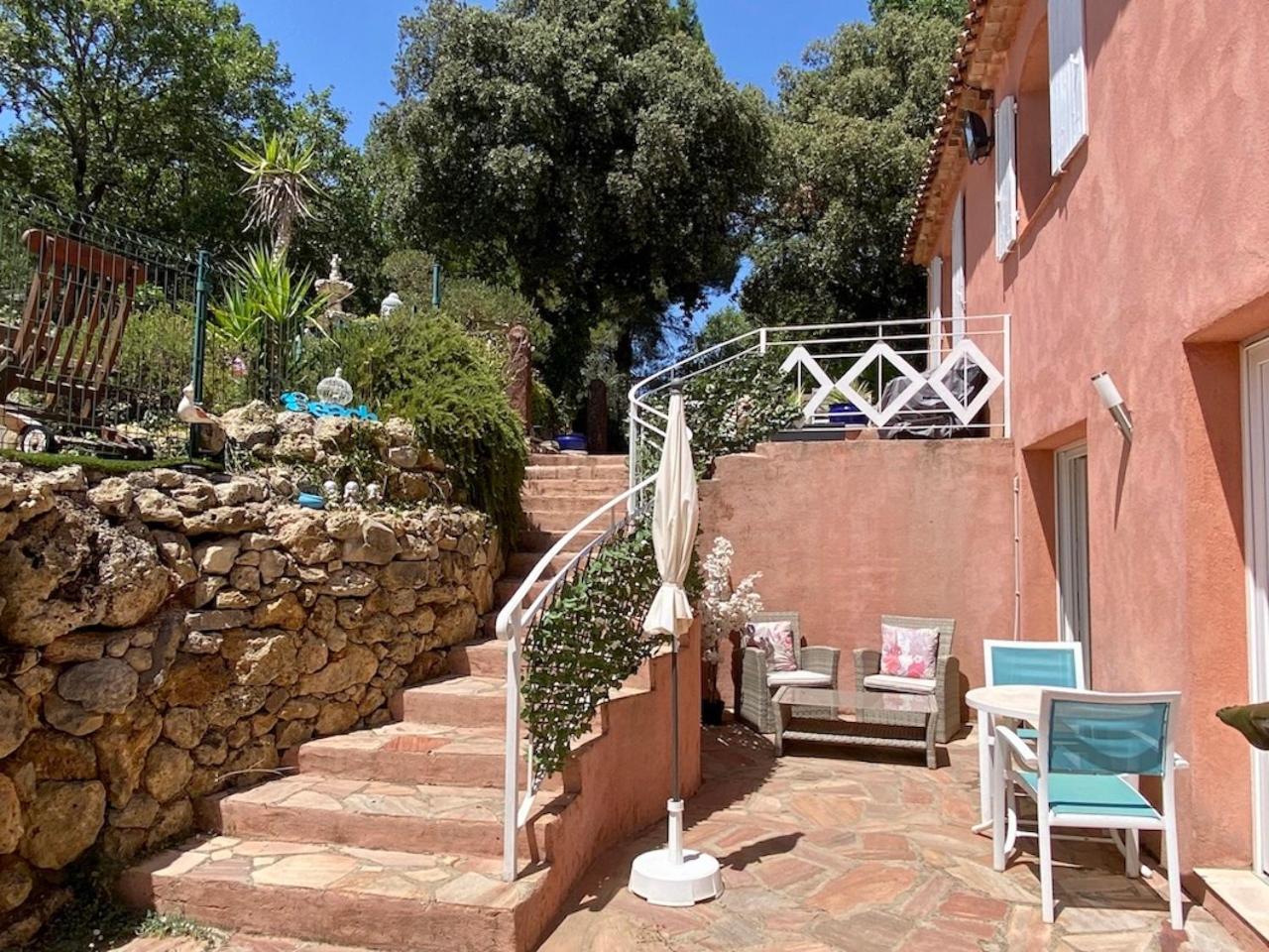 La Vie Est Belle En Provence Bed and Breakfast Tourves Eksteriør billede